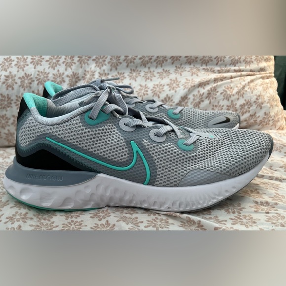 Nike Renew Run CK6360-007 Grey Turquoise White
Women's Running Shoes - Picture 7 of 9